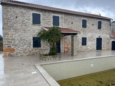 Vila u Barbanu, bazen 50 m² i mediteranska okućnica