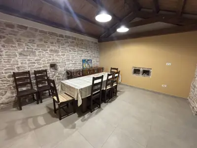 Vila u Barbanu, bazen 50 m² i mediteranska okućnica - 17