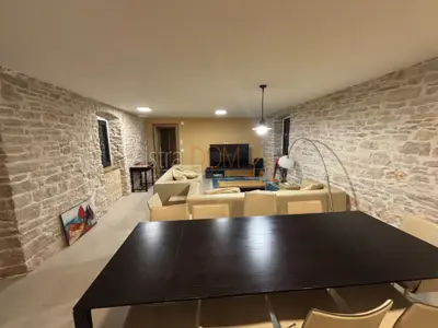 Vila u Barbanu, bazen 50 m² i mediteranska okućnica - 14
