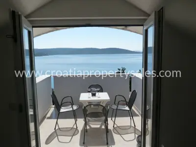 Haus 507 m², Rogoznica, 50 m von dem Strand und Parkplatz