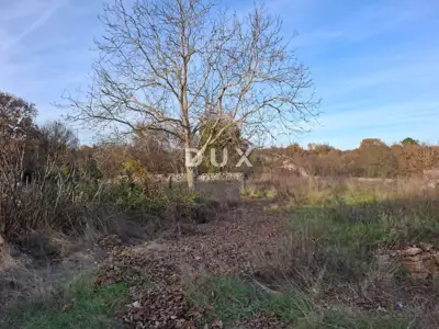 Building land 1,509 m², Krmed, Bale - quiet location