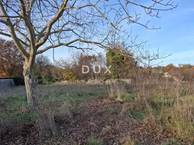 Building land 1,509 m², Krmed, Bale - quiet location - 2