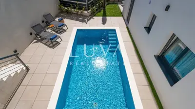 Krk, luxuriöse Maisonettewohnung mit Pool und Wellnessbereich zu verkaufen - 20