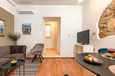 Stan 40 m², Pula Centar, 400 m od mora - 2