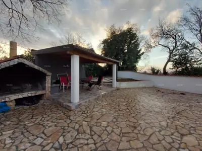 Kuća 165 m², Šišan - dva stana i vrt 360 m² - 6