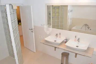 House 318 m², Poreč - 5 bedrooms and 2 bathrooms - 16