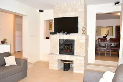 House 318 m², Poreč - 5 bedrooms and 2 bathrooms - 2