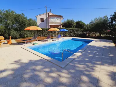 House 318 m², Poreč - 5 bedrooms and 2 bathrooms - 22