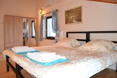 House 318 m², Poreč - 5 bedrooms and 2 bathrooms - 14