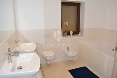 House 318 m², Poreč - 5 bedrooms and 2 bathrooms - 18