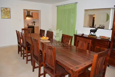 House 318 m², Poreč - 5 bedrooms and 2 bathrooms - 7