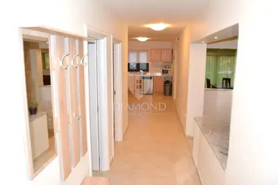 House 318 m², Poreč - 5 bedrooms and 2 bathrooms - 8