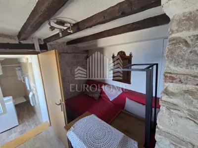 Stan 37 m², Šibenik Dolac - prvi red do mora - 8