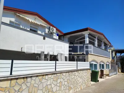 House 190 m², Vir - established tourist rental - 1