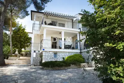 Istra, Rovinj, apartmanska kuća, 120 m², 50 metara od mora
