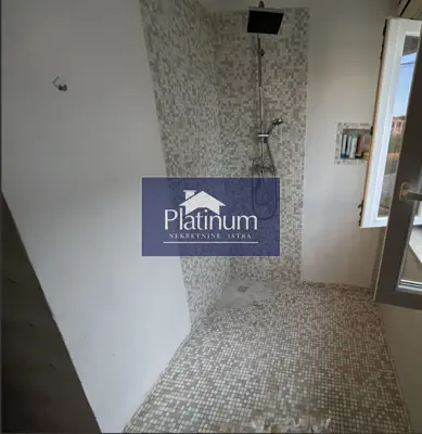 Stan 132 m², Šišan - open space i terasa s pogledom - 8