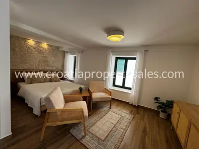 Kamena kuća 215 m², Kaštela - prvi red do mora - 5