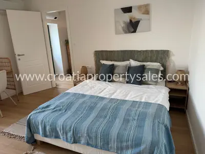 Kamena kuća 215 m², Kaštela - prvi red do mora - 14