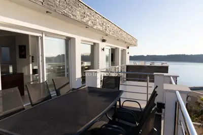 Haus 264 m², Omišalj - am Meer und mit atemberaubendem Panoramablick - 9