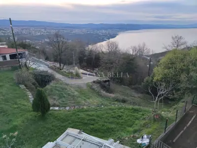 Građevinsko zemljište 1.147 m², Bregi - pogled na more - 2