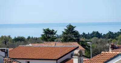 Stan 70 m², Poreč - pogled na more i terasa - 2