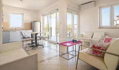 Wohnung 70 m², Poreč - Meerblick und Terrasse