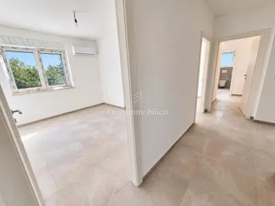 Apartment 100 m², Vrbnik - open sea view - 11