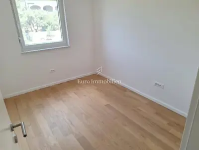 Stan 59,90 m², Mandre - 2 spavaće sobe i terasa - 13