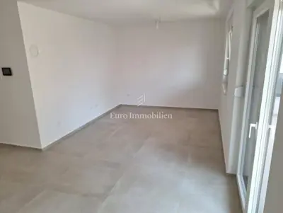 Stan 59,90 m², Mandre - 2 spavaće sobe i terasa - 7
