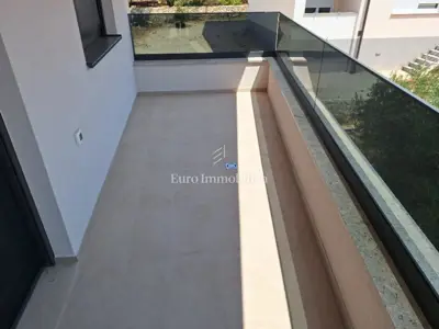 Stan 59,90 m², Mandre - 2 spavaće sobe i terasa - 5