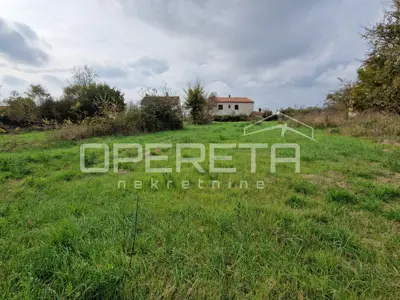 Građevinsko zemljište 820 m², Juršići, mirno selo - 3