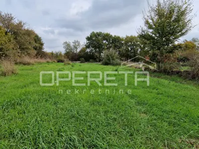 Građevinsko zemljište 820 m², Juršići, mirno selo - 2