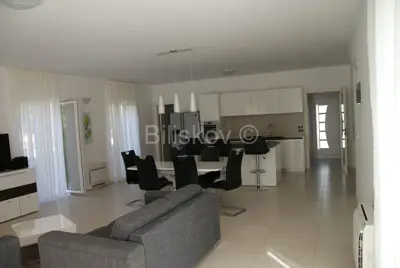 Vila 205 m², Splitska - bazen i panoramski pogled na more - 10