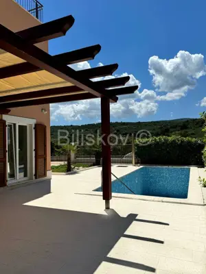 Vila 205 m², Splitska - bazen i panoramski pogled na more - 6