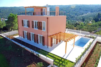 Vila 205 m², Splitska - bazen i panoramski pogled na more - 2