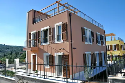 Vila 205 m², Splitska - bazen i panoramski pogled na more