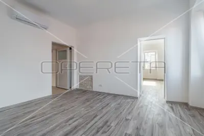 Pula, stan 74 m² u samom srcu grada - 2