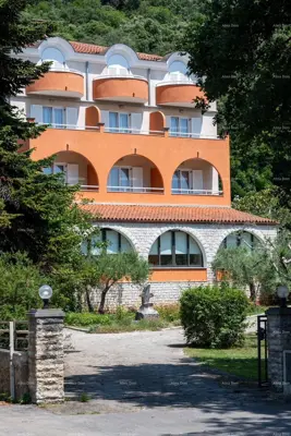 Hotel 1 600 m², Krnica, 200 m vom Meer und Pool mit Aussicht - 5