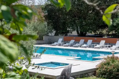 Hotel 1 600 m², Krnica, 200 m vom Meer und Pool mit Aussicht - 3