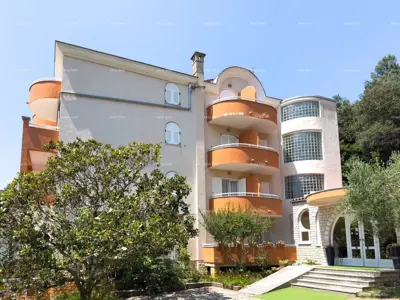 Hotel 1 600 m², Krnica, 200 m vom Meer und Pool mit Aussicht - 10