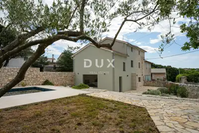 House 140 m², Svetvinčenat - pool and landscaped yard - 4