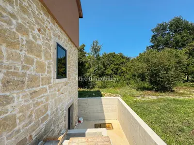 Labin - kamena vila s bazenom - 7