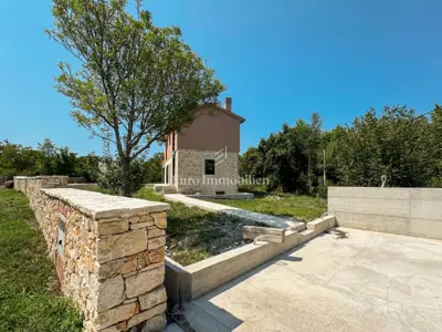 Labin - kamena vila s bazenom