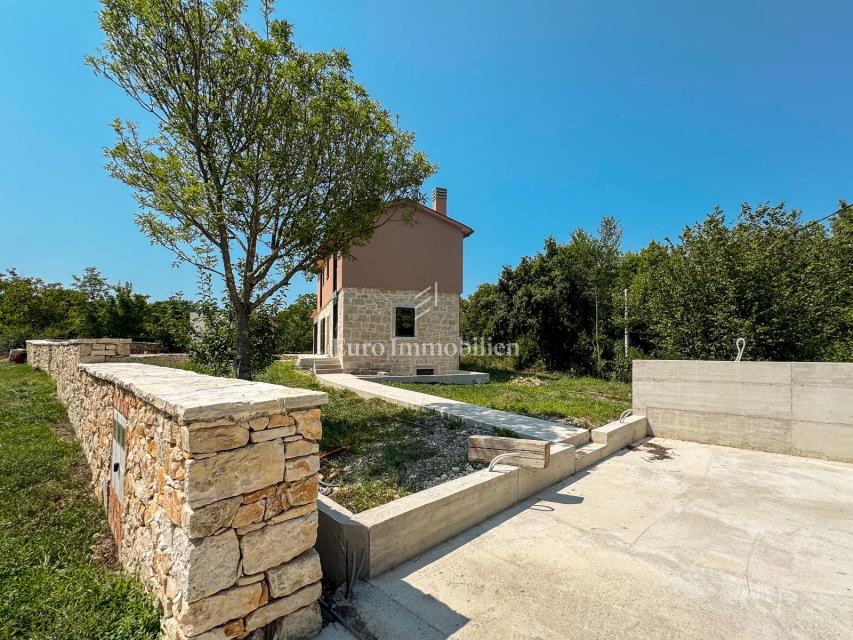 Labin - kamena vila s bazenom