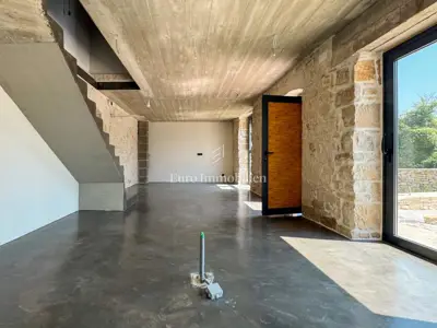 Labin - kamena vila s bazenom - 11