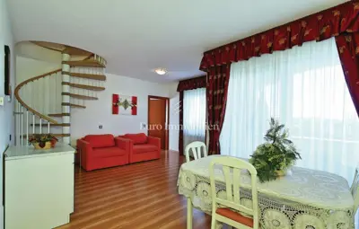 Apartmanska kuća 806 m², Poreč - 2 km od plaže - 14