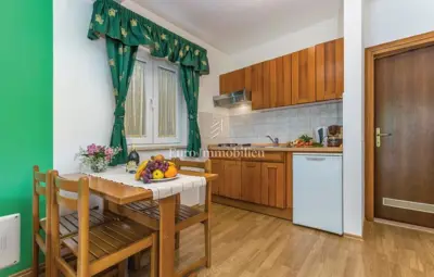 Apartmanska kuća 806 m², Poreč - 2 km od plaže - 5