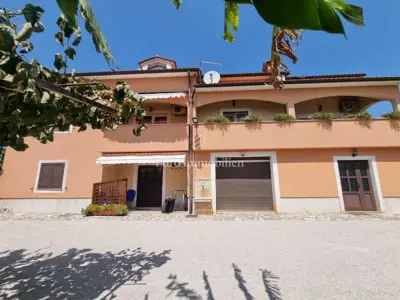 Apartmanska kuća 806 m², Poreč - 2 km od plaže - 2