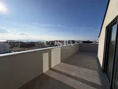 Stan 81,66 m², Povljana - pogled na more i balkon