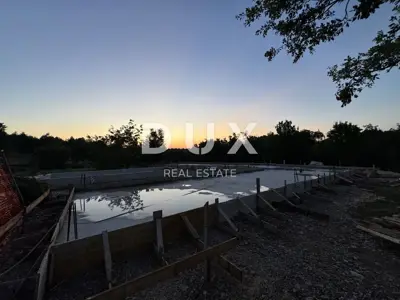 ISTRA, LABIN - Modern gestaltetes ebenerdiges Haus mit Pool am Rand der Siedlung - 18